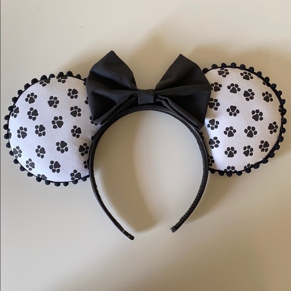 Disney Accessories - Minnie Mouse ears